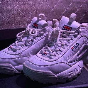 FILA SHOES IN GOOD CONDITION WHITE FEW SCUFFS